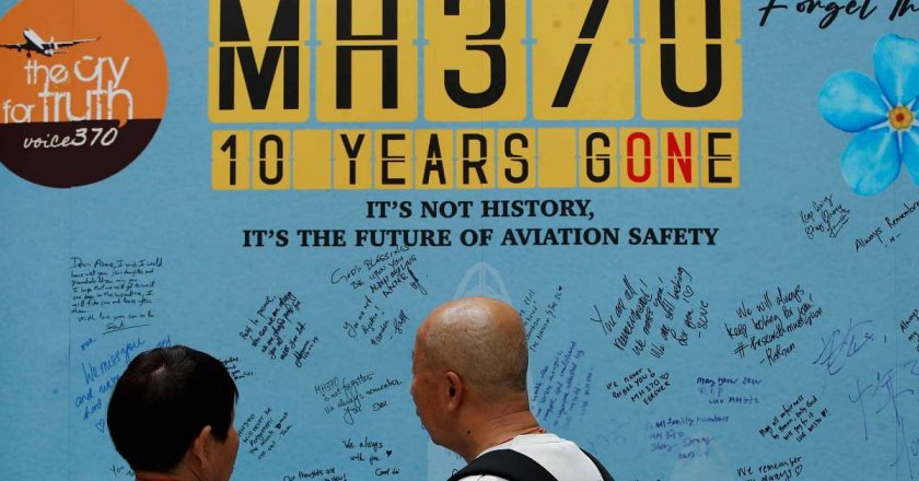 Malezya, içinde 239 kişinin bulunduğu kayıp yolcu uçağını arama çalışmalarına yeniden başlayabilir