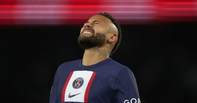 Fransız yetkililer, Neymar'ın PSG transferleriyle ilgili vergi skandalı iddialarını araştırıyor