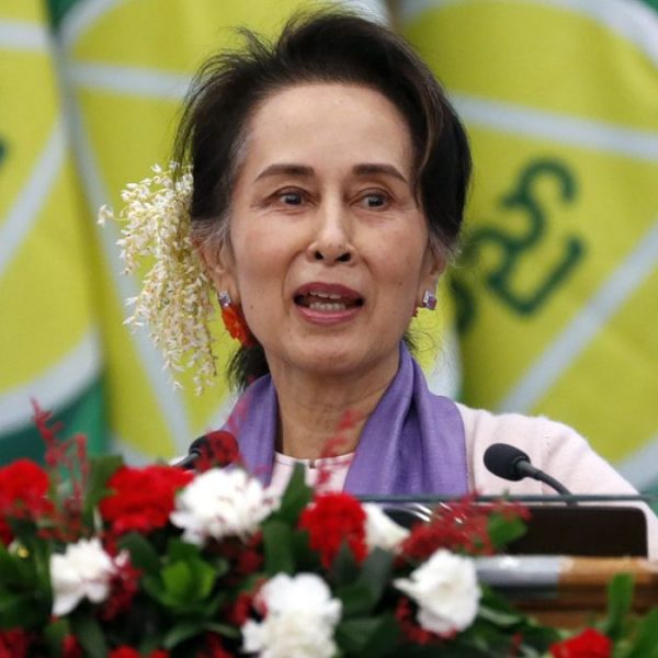 Myanmar'da hapsedilen devrik lider Suu Kyi aşırı sıcaklar nedeniyle ev hapsine gönderildi