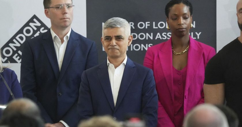 Londra'nın ilk Müslüman belediye başkanı Sadiq Khan üçüncü dönem için seçimi kazandı