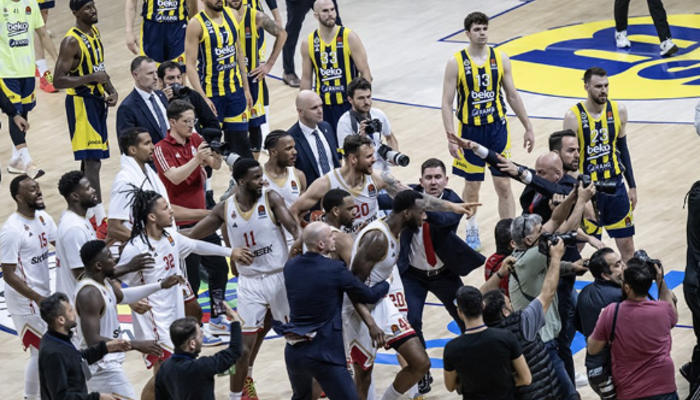 EuroLeague'de olaylı gece!  F.Bahçe Beko-Monaco maçının ardından kaos yaşandı, basketbola polis müdahale etti