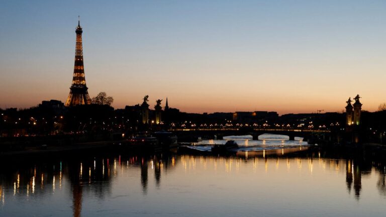 Paris’in merkezinde sınırlı trafik bölgesi uygulamasına başlandı