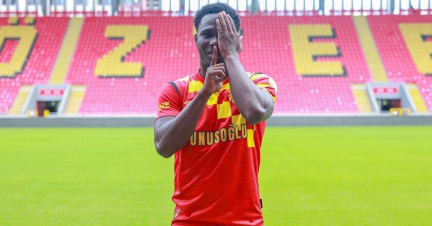 Göztepe’de oynanan Adana Demirspor maçında sakatlanan Datro Fofana’dan kötü haber