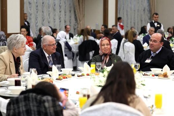 Bakan Güler, şehit aileleri ve gazilerle iftarda bir araya geldi