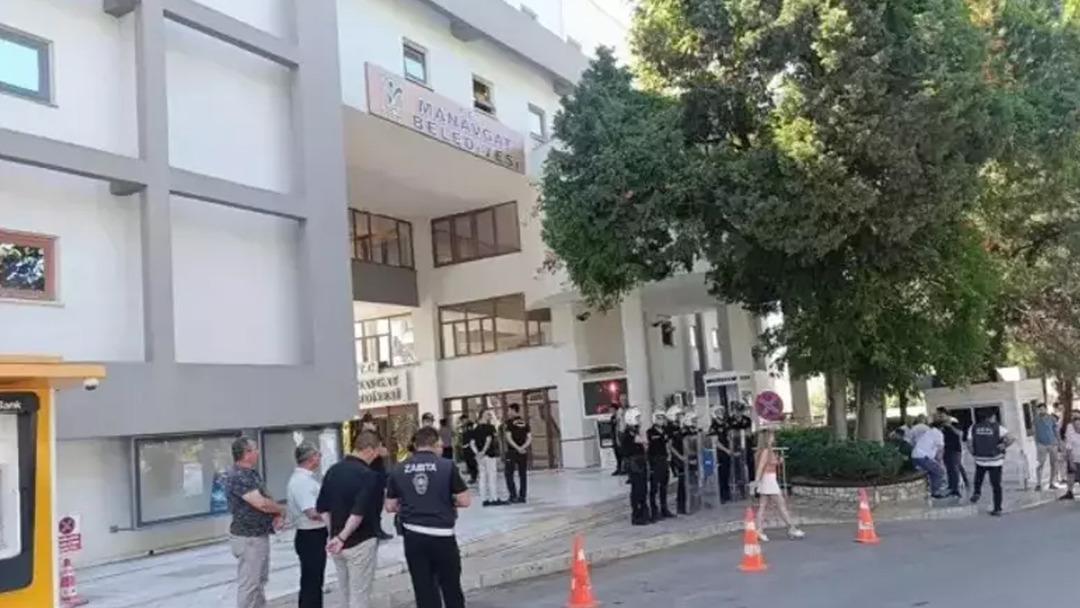 Manavgat belediyesinin yolsuzluk operasyonunda faaliyetin faaliyetine ulaşıldı! 1 milyon 2500 bin Euro talep edildi ... 
