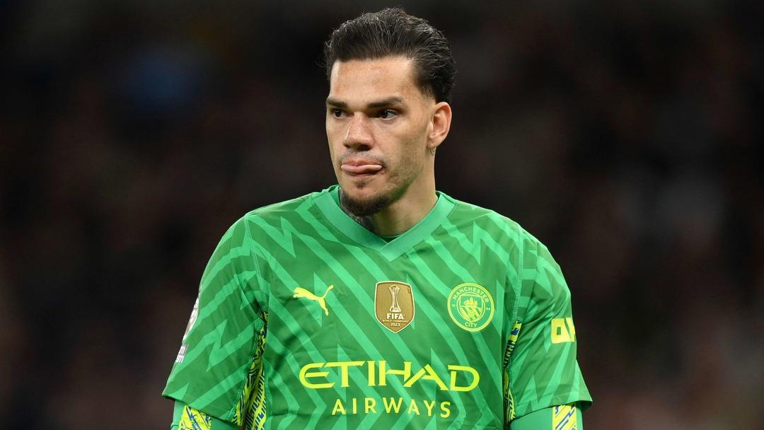 Fenerbahce, Galatasaray Ederson adıyla sık sık transfer toplantısında çıktı! Mourinho, kalecinin transferi için resmen etkinleştirildi ... 3