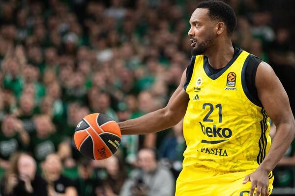Fenerbahçe Beko’dan ayrılması beklenen Dyshawn Pierre için Galatasaray ve Beşiktaş karşı karşıya!