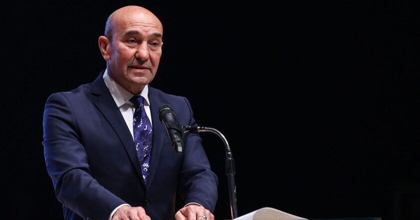 İzmir'in eski Büyükşehir Belediye Başkanı Tunç Soyer gözaltına alındı