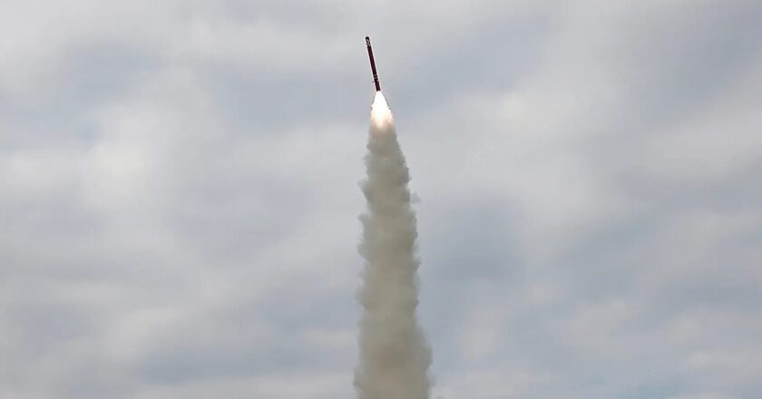 Trump, Güney Kore’yi ziyaret ederken Kuzey Kore füze denemesi yaptı