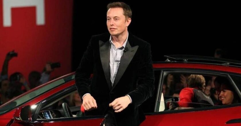Hissedarlar onayladı: Musk’a Tesla’dan 1 trilyon dolarlık ödeme!
