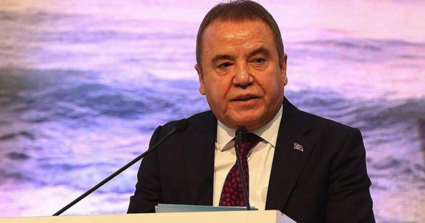 Muhittin Böcek Acil Servise Alındı