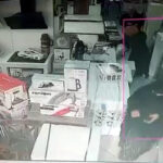 Dikkat çekerek saç düzleştiricisini çarşafa gizlediler ve çaldılar